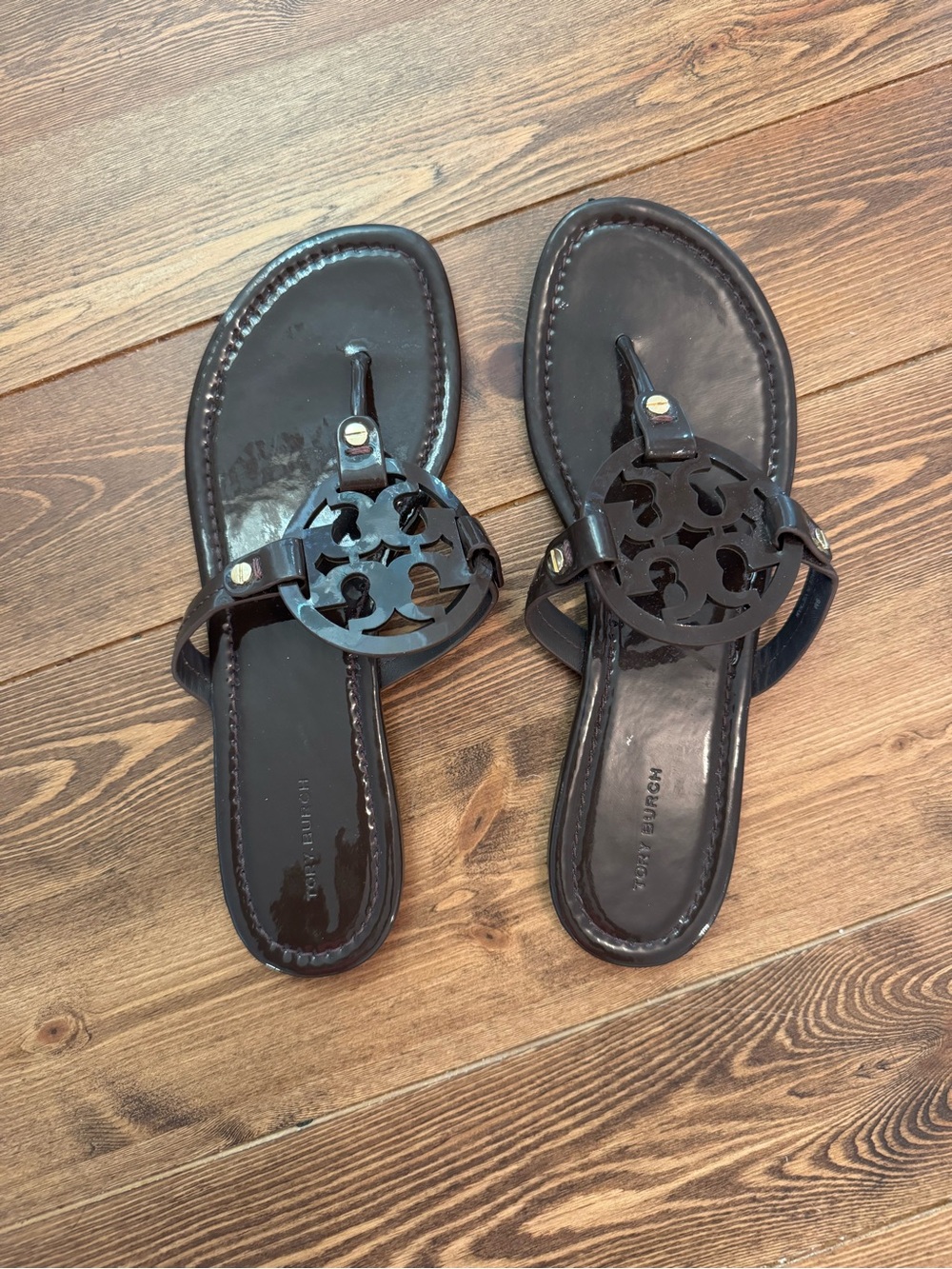 Tory Burch Brown Patent Leather Logo Thong Sandals
